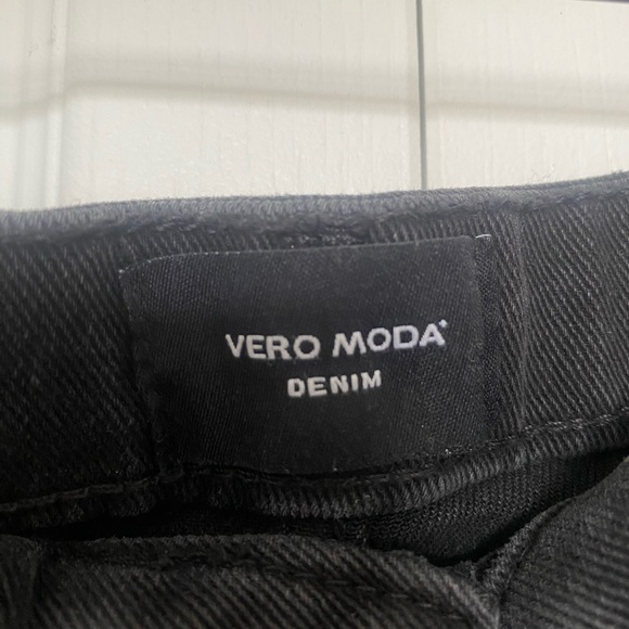 Vera Moda non-stretch denim skirt - Picture 3 of 3